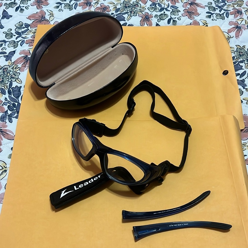 NIKE OPTICAL Model NK5530 MATTE BLACK/BLUE Kids Sport Prescription Google FRAMES